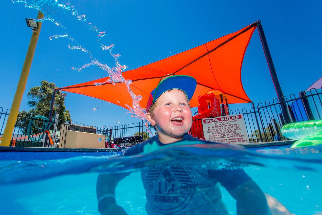 Big4 Traralgon Park Lane Holiday Park エクステリア 写真