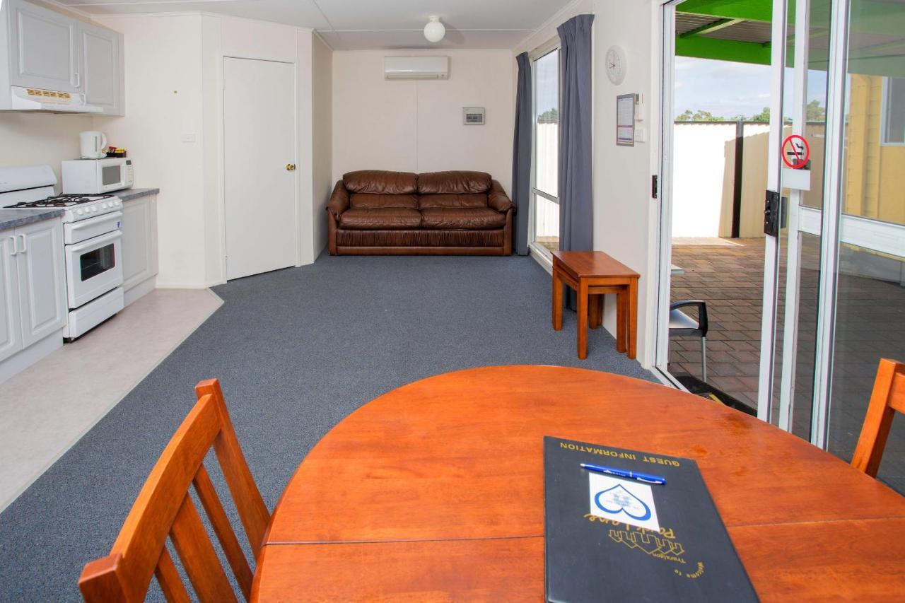 Big4 Traralgon Park Lane Holiday Park エクステリア 写真